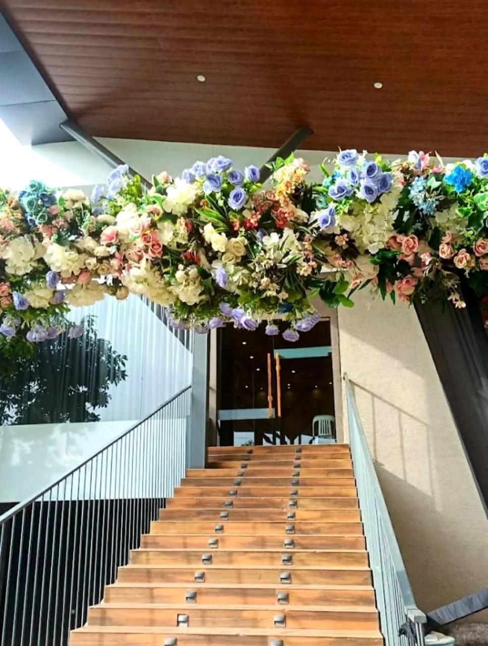 The Democracy Hotel & Resorts Nashik Exterior foto
